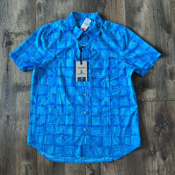 NWT Chubbies Fridays Breeze Tech Short Sleeve Shirt Hawaiian Men Size Small - Picture 3 of 10